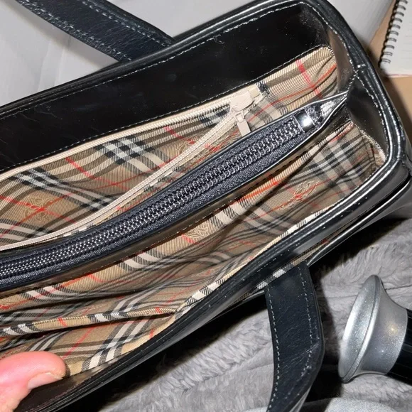 Authentic Vintage Burberry Black Leather Tote Bag – Nova Check Trim & Lining - Picture 9 of 11